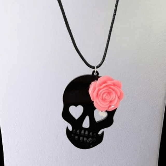 Deathly Sweet - Skull & Rose Necklace 
