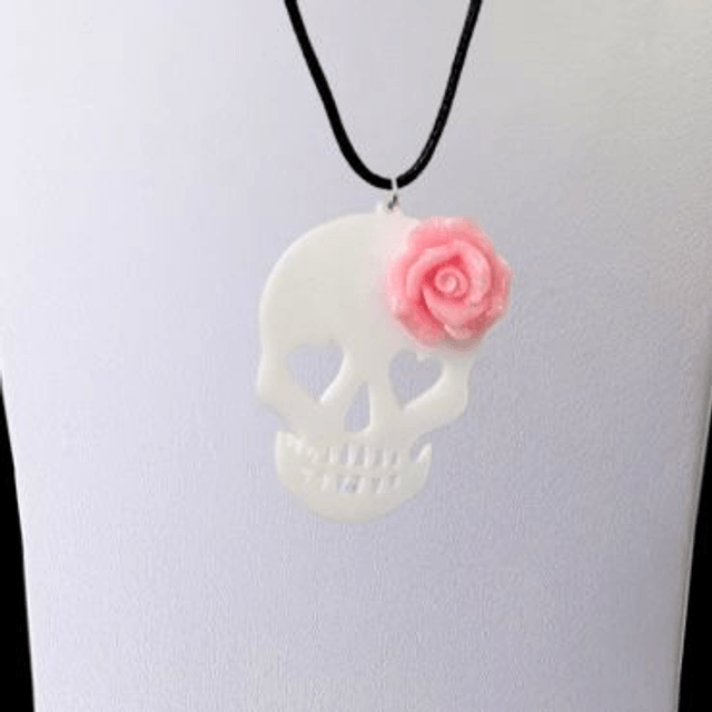 Deathly Sweet - Skull & Rose Necklace 