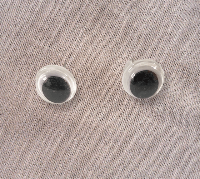 Wobbly Eyes Stud Earrings 